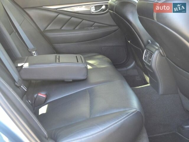 Синий Инфинити Q50, объемом двигателя 1.99 л и пробегом 39 тыс. км за 18500 $, фото 39 на Automoto.ua