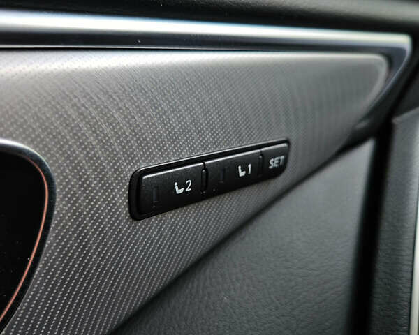 Синій Інфініті Q50, об'ємом двигуна 3 л та пробігом 18 тис. км за 24999 $, фото 8 на Automoto.ua