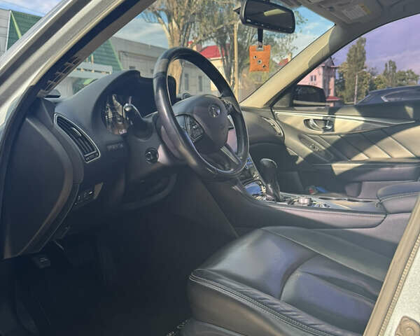 Зелений Інфініті Q50, об'ємом двигуна 2.1 л та пробігом 208 тис. км за 12500 $, фото 8 на Automoto.ua