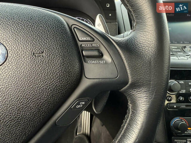 Белый Инфинити Q60, объемом двигателя 3.7 л и пробегом 90 тыс. км за 10800 $, фото 20 на Automoto.ua