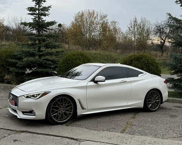 Білий Інфініті Q60, об'ємом двигуна 2 л та пробігом 163 тис. км за 17950 $, фото 1 на Automoto.ua