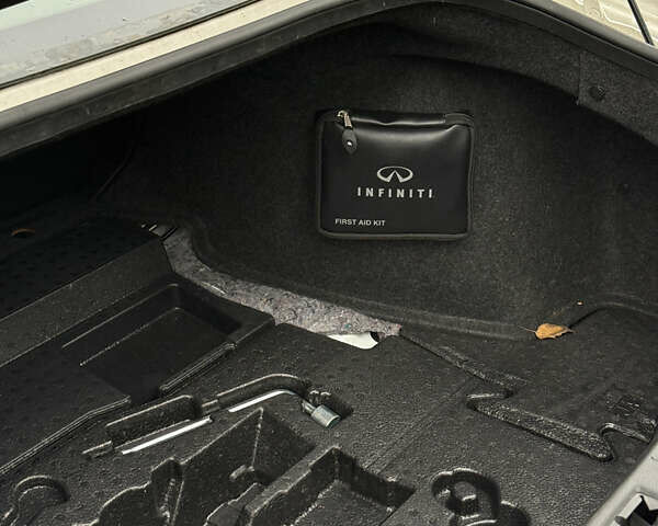 Білий Інфініті Q60, об'ємом двигуна 2 л та пробігом 163 тис. км за 17950 $, фото 29 на Automoto.ua