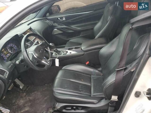 Белый Инфинити Q60, объемом двигателя 3 л и пробегом 83 тыс. км за 5000 $, фото 6 на Automoto.ua