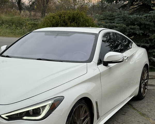 Белый Инфинити Q60, объемом двигателя 2 л и пробегом 163 тыс. км за 18750 $, фото 6 на Automoto.ua