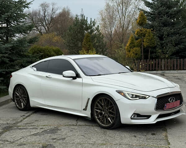 Белый Инфинити Q60, объемом двигателя 2 л и пробегом 163 тыс. км за 18750 $, фото 2 на Automoto.ua