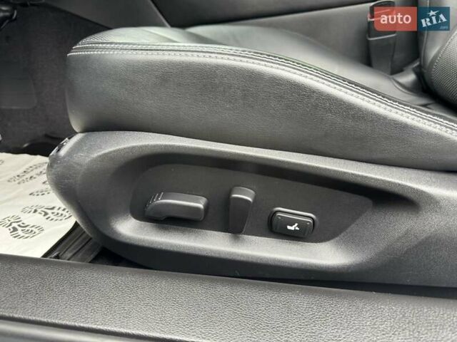 Белый Инфинити Q60, объемом двигателя 3 л и пробегом 85 тыс. км за 27500 $, фото 59 на Automoto.ua