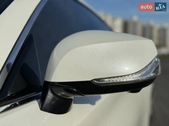 Белый Инфинити Q60, объемом двигателя 3 л и пробегом 85 тыс. км за 26500 $, фото 40 на Automoto.ua