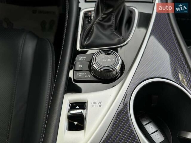 Белый Инфинити Q60, объемом двигателя 3 л и пробегом 85 тыс. км за 26500 $, фото 93 на Automoto.ua