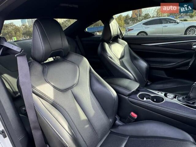 Білий Інфініті Q60, об'ємом двигуна 3 л та пробігом 85 тис. км за 24500 $, фото 12 на Automoto.ua