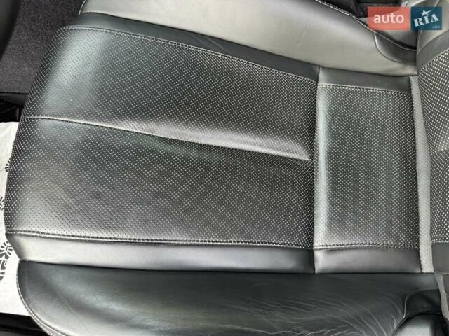 Белый Инфинити Q60, объемом двигателя 3 л и пробегом 85 тыс. км за 26500 $, фото 76 на Automoto.ua