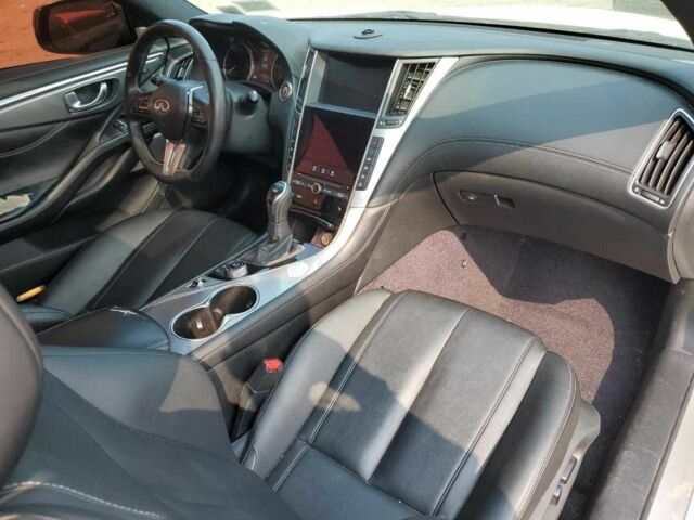 Белый Инфинити Q60, объемом двигателя 2 л и пробегом 210 тыс. км за 10700 $, фото 5 на Automoto.ua