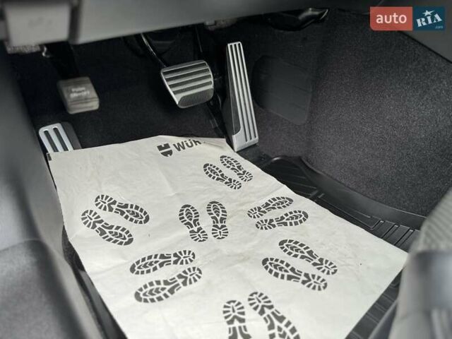 Белый Инфинити Q60, объемом двигателя 3 л и пробегом 85 тыс. км за 27500 $, фото 58 на Automoto.ua