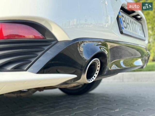 Білий Інфініті Q60, об'ємом двигуна 3 л та пробігом 85 тис. км за 24500 $, фото 52 на Automoto.ua