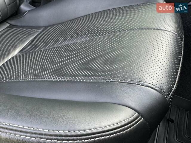 Белый Инфинити Q60, объемом двигателя 3 л и пробегом 85 тыс. км за 26500 $, фото 106 на Automoto.ua