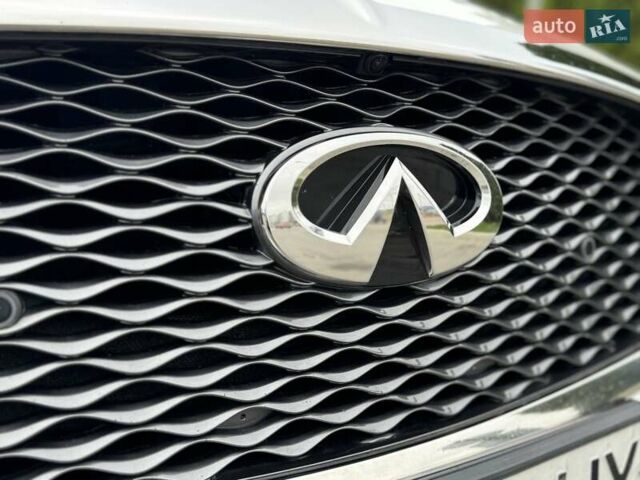 Белый Инфинити Q60, объемом двигателя 3 л и пробегом 85 тыс. км за 27500 $, фото 39 на Automoto.ua