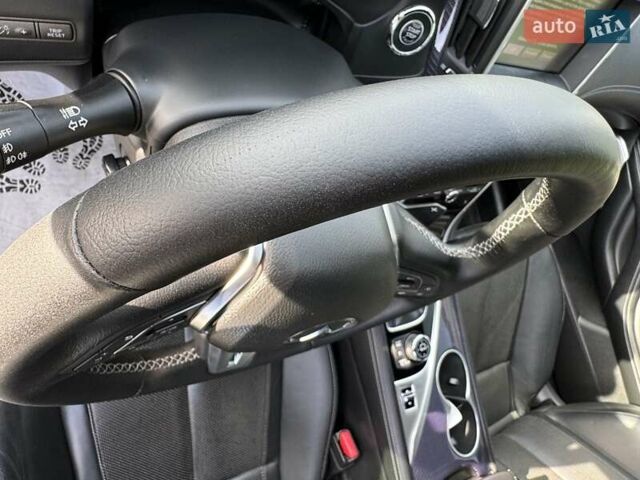 Білий Інфініті Q60, об'ємом двигуна 3 л та пробігом 85 тис. км за 24500 $, фото 78 на Automoto.ua