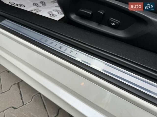 Белый Инфинити Q60, объемом двигателя 3 л и пробегом 85 тыс. км за 27500 $, фото 61 на Automoto.ua