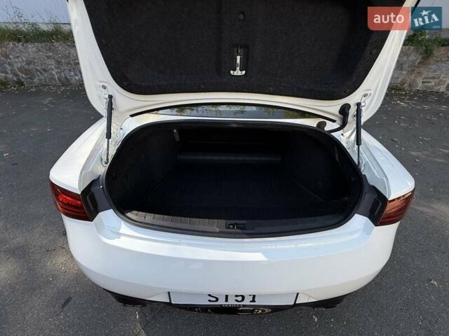 Білий Інфініті Q60, об'ємом двигуна 3 л та пробігом 101 тис. км за 22900 $, фото 26 на Automoto.ua