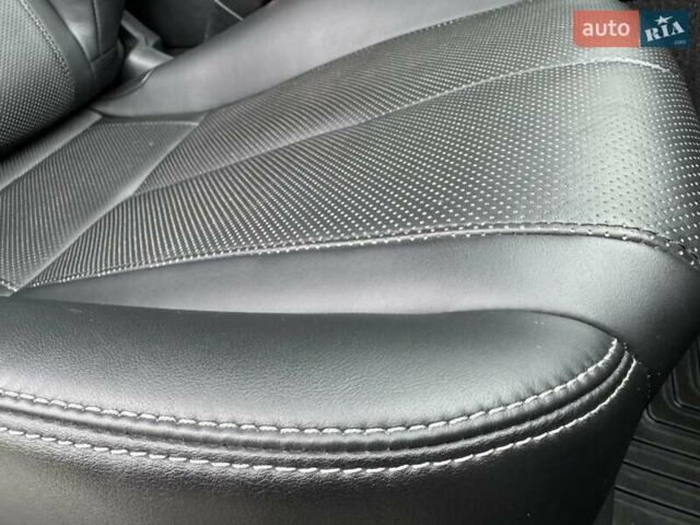 Белый Инфинити Q60, объемом двигателя 3 л и пробегом 85 тыс. км за 27500 $, фото 76 на Automoto.ua