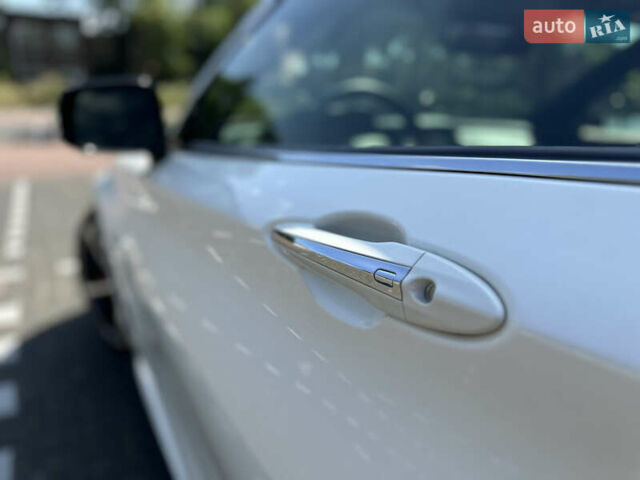 Белый Инфинити Q60, объемом двигателя 3 л и пробегом 60 тыс. км за 25500 $, фото 13 на Automoto.ua