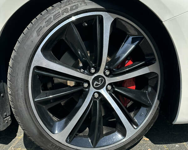 Белый Инфинити Q60, объемом двигателя 3 л и пробегом 60 тыс. км за 25500 $, фото 11 на Automoto.ua