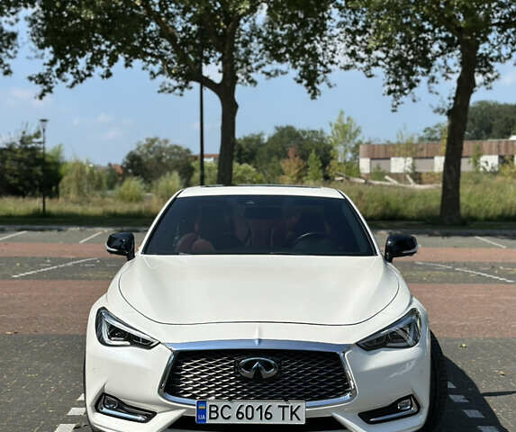 Белый Инфинити Q60, объемом двигателя 3 л и пробегом 60 тыс. км за 25500 $, фото 2 на Automoto.ua