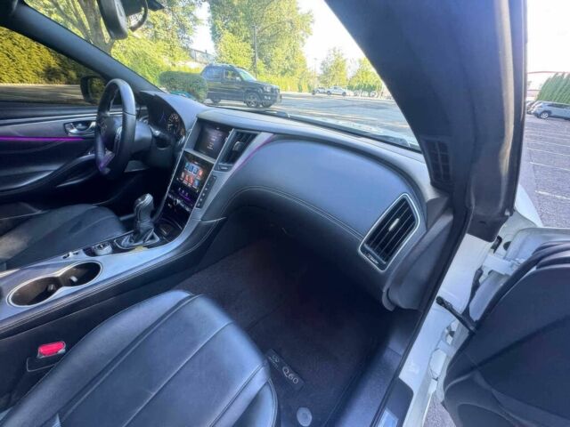 Белый Инфинити Q60, объемом двигателя 3 л и пробегом 42 тыс. км за 14700 $, фото 9 на Automoto.ua