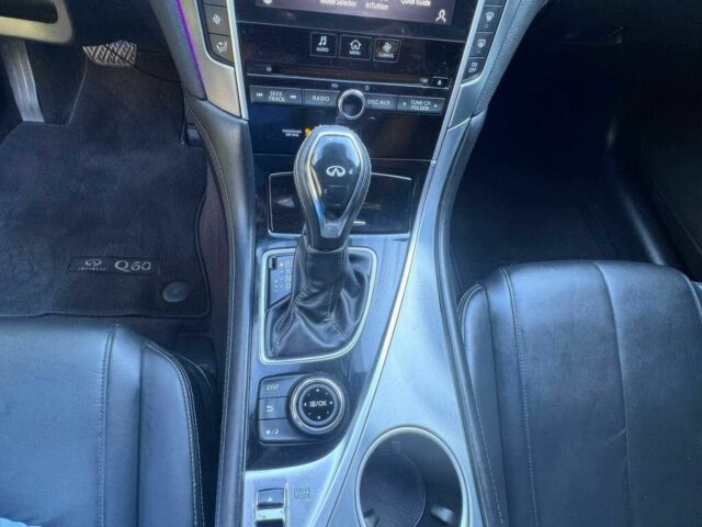 Белый Инфинити Q60, объемом двигателя 3 л и пробегом 42 тыс. км за 14700 $, фото 15 на Automoto.ua