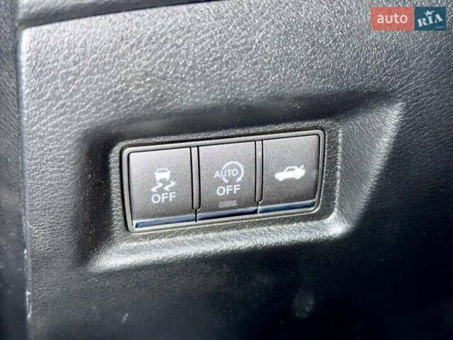 Черный Инфинити Q60, объемом двигателя 1.99 л и пробегом 112 тыс. км за 16500 $, фото 23 на Automoto.ua