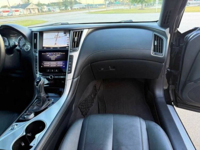 Черный Инфинити Q60, объемом двигателя 3 л и пробегом 52 тыс. км за 12500 $, фото 9 на Automoto.ua