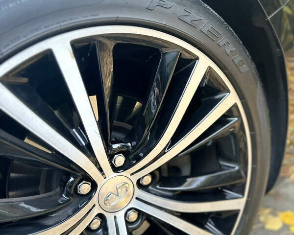 Черный Инфинити Q60, объемом двигателя 1.99 л и пробегом 92 тыс. км за 21500 $, фото 7 на Automoto.ua