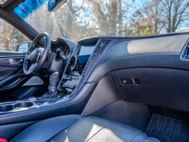 Чорний Інфініті Q60, об'ємом двигуна 3 л та пробігом 45 тис. км за 4000 $, фото 8 на Automoto.ua
