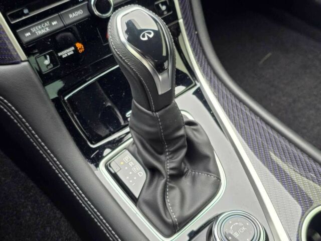 Черный Инфинити Q60, объемом двигателя 3 л и пробегом 38 тыс. км за 12000 $, фото 10 на Automoto.ua