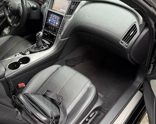 Черный Инфинити Q60, объемом двигателя 3 л и пробегом 55 тыс. км за 27500 $, фото 6 на Automoto.ua