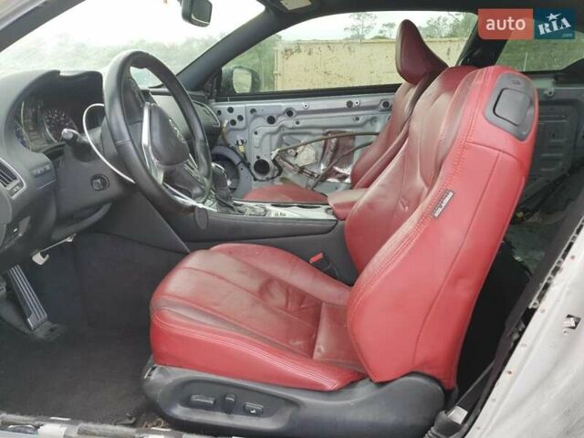 Черный Инфинити Q60, объемом двигателя 3 л и пробегом 55 тыс. км за 7000 $, фото 6 на Automoto.ua