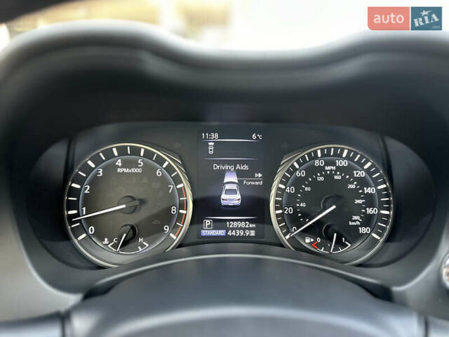 Черный Инфинити Q60, объемом двигателя 3 л и пробегом 129 тыс. км за 22299 $, фото 15 на Automoto.ua