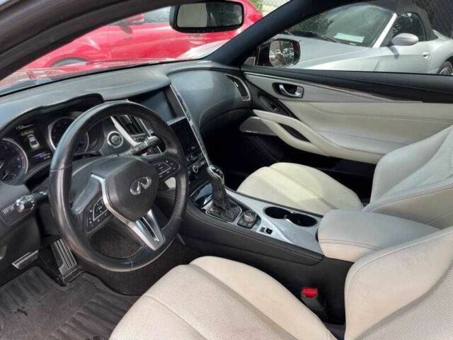 Красный Инфинити Q60, объемом двигателя 3 л и пробегом 55 тыс. км за 4950 $, фото 9 на Automoto.ua