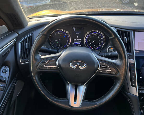 Красный Инфинити Q60, объемом двигателя 3 л и пробегом 91 тыс. км за 19500 $, фото 11 на Automoto.ua