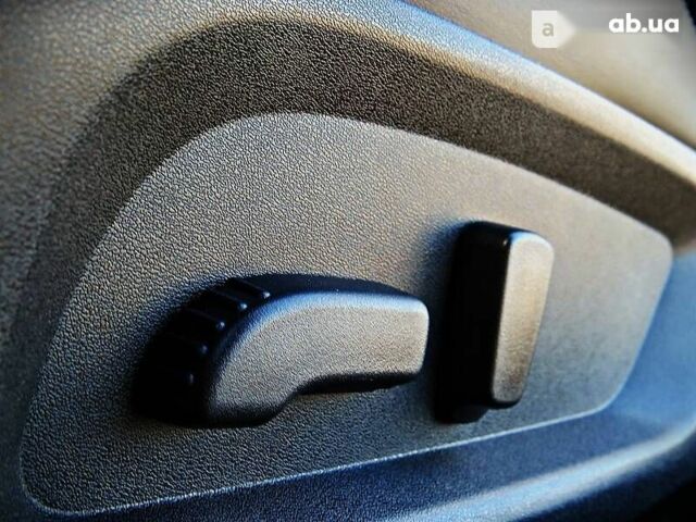 Инфинити Q60, объемом двигателя 2 л и пробегом 107 тыс. км за 23950 $, фото 8 на Automoto.ua