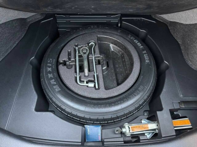 Серый Инфинити Q60, объемом двигателя 3.7 л и пробегом 90 тыс. км за 13299 $, фото 3 на Automoto.ua