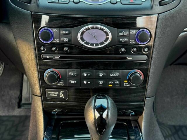 Серый Инфинити Q60, объемом двигателя 3.7 л и пробегом 90 тыс. км за 13299 $, фото 20 на Automoto.ua