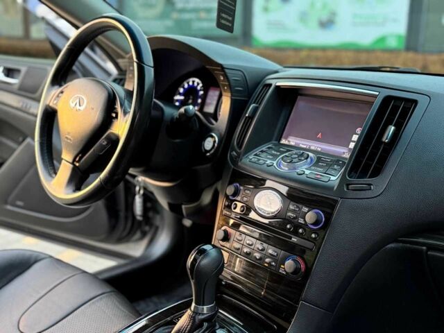 Серый Инфинити Q60, объемом двигателя 3.7 л и пробегом 90 тыс. км за 13299 $, фото 10 на Automoto.ua
