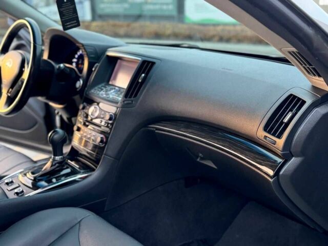 Серый Инфинити Q60, объемом двигателя 3.7 л и пробегом 90 тыс. км за 13299 $, фото 9 на Automoto.ua