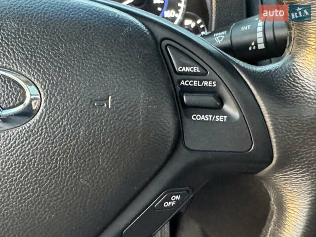 Сірий Інфініті Q60, об'ємом двигуна 3.7 л та пробігом 90 тис. км за 13299 $, фото 38 на Automoto.ua