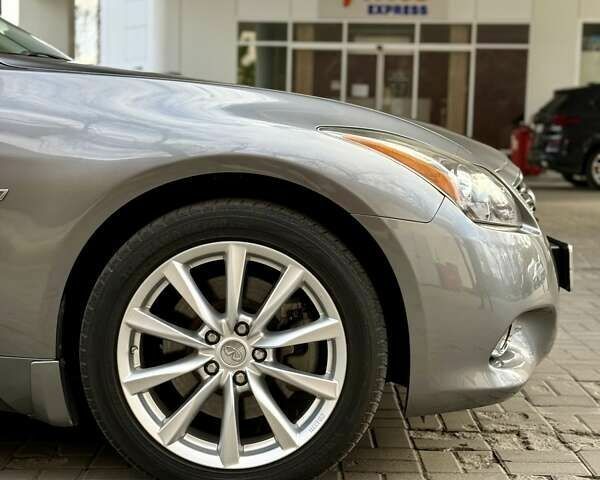 Серый Инфинити Q60, объемом двигателя 3.7 л и пробегом 70 тыс. км за 13500 $, фото 12 на Automoto.ua