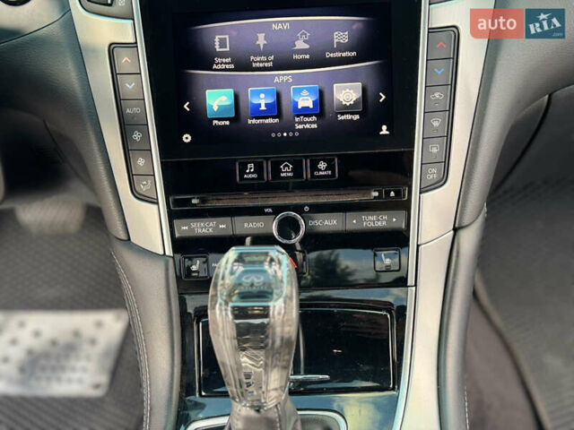 Серый Инфинити Q60, объемом двигателя 2 л и пробегом 38 тыс. км за 21700 $, фото 28 на Automoto.ua