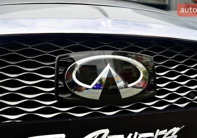Серый Инфинити Q60, объемом двигателя 3 л и пробегом 162 тыс. км за 19500 $, фото 4 на Automoto.ua