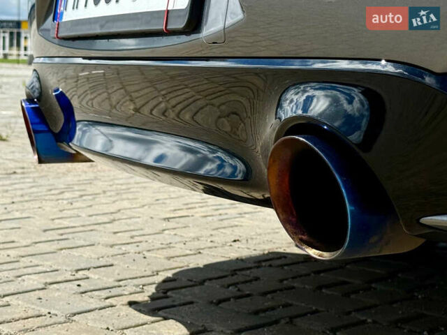 Сірий Інфініті Q60, об'ємом двигуна 1.99 л та пробігом 120 тис. км за 18950 $, фото 11 на Automoto.ua