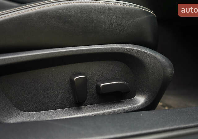 Серый Инфинити Q60, объемом двигателя 3 л и пробегом 162 тыс. км за 19500 $, фото 49 на Automoto.ua