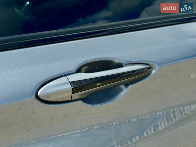 Сірий Інфініті Q60, об'ємом двигуна 1.99 л та пробігом 120 тис. км за 18950 $, фото 10 на Automoto.ua